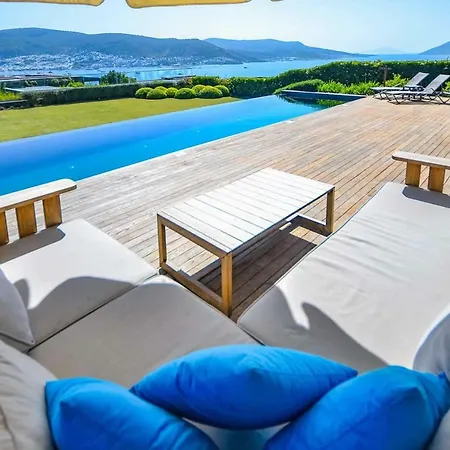 Villa Gumbet Sleeps 8 Pool Air Con Wifi *