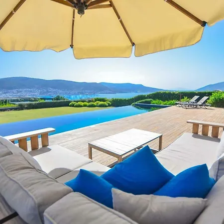 Villa Gumbet Sleeps 8 Pool Air Con Wifi *