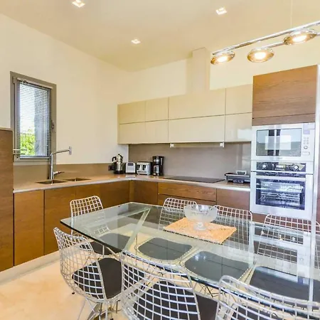 Gumbet Sleeps 8 Pool Air Con Wifi Villa