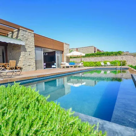 Gumbet Sleeps 8 Pool Air Con Wifi Villa